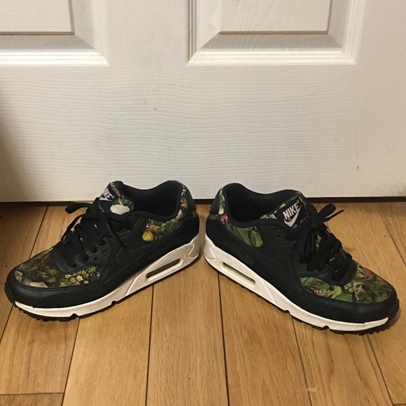 Nike Air Max Floral - Picture 4 of 7